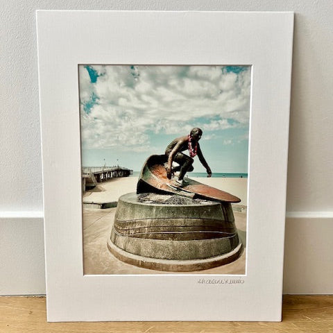 Hermosa Beach Tim Kelly Statue 5" x 7" Matted Print