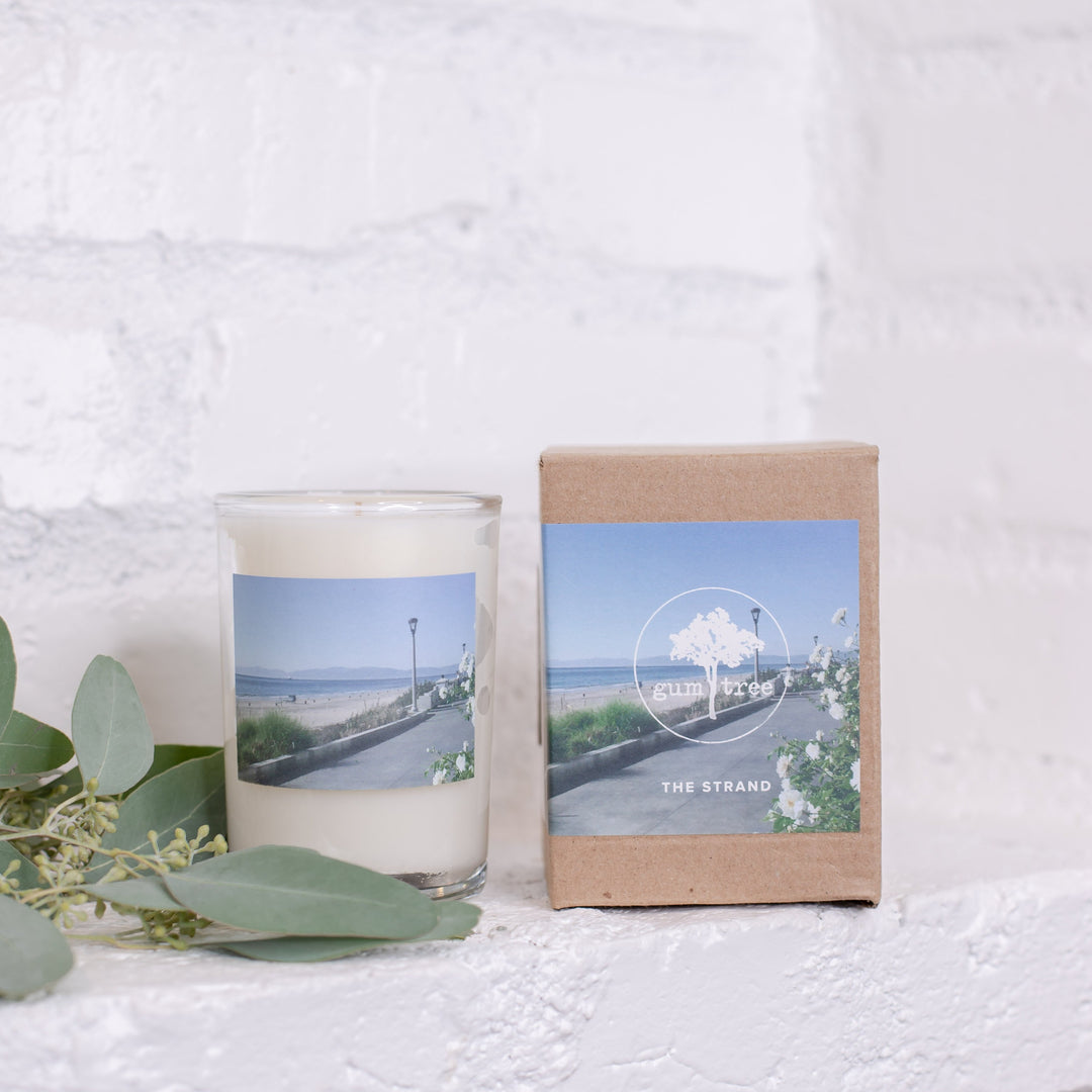 Gum Tree "The Strand" Candle - White Rose &amp; Currant
